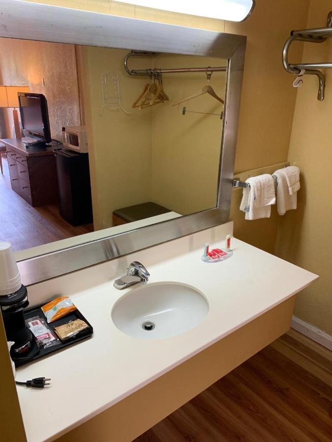 Amerivu Inn-Gilbertsville Экстерьер фото